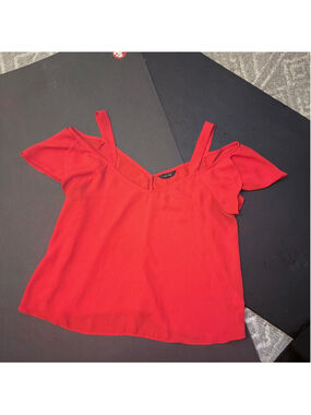 Nichii Red Cold Shoulder Ruffle Top (Large)